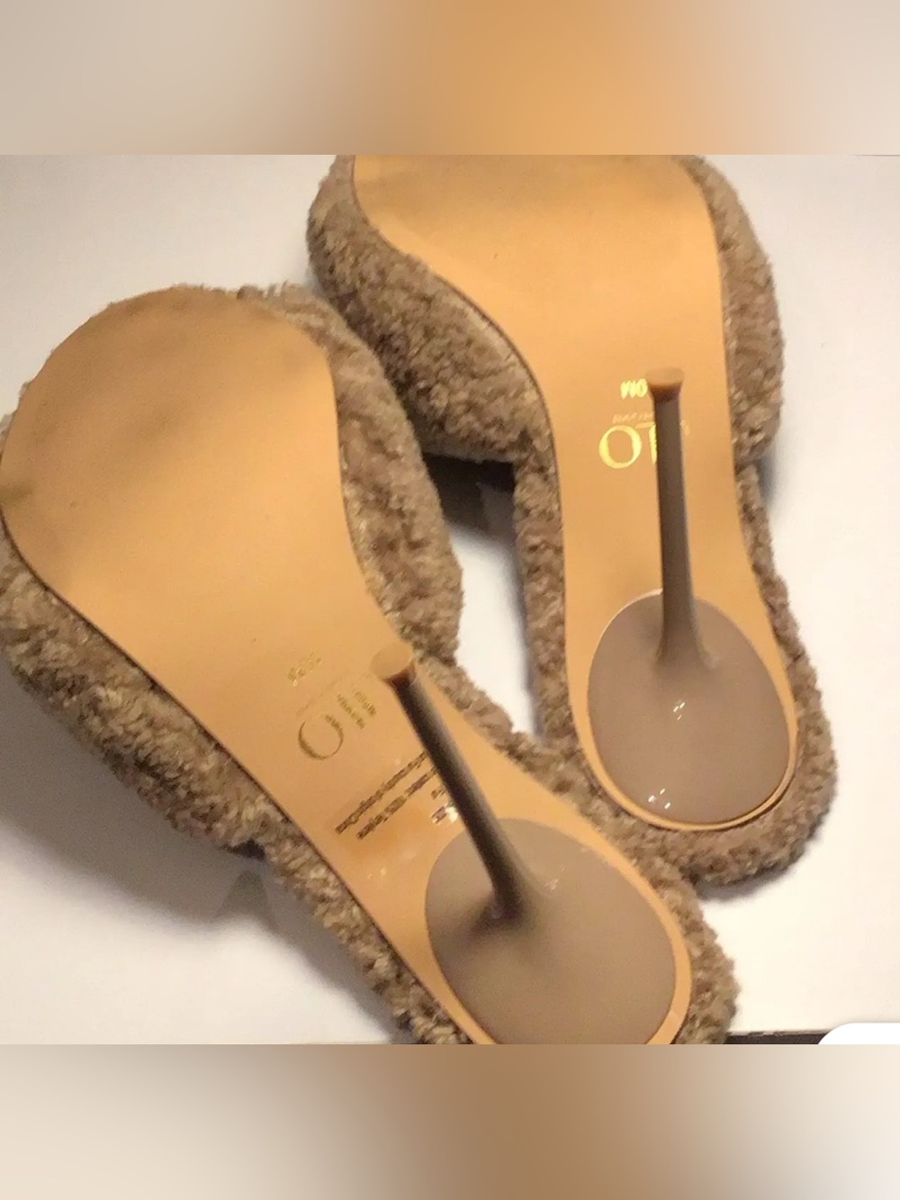 Jennifer lopez Tanney faux fur slides size 10 - Picture 3 of 3